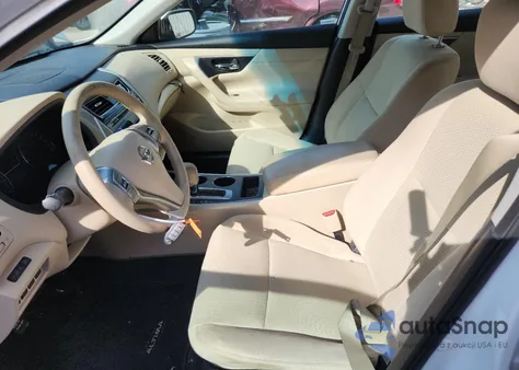 2015 Nissan Altima 2.5 из США, поврежденный, VIN 1N4AL3AP0FN386137